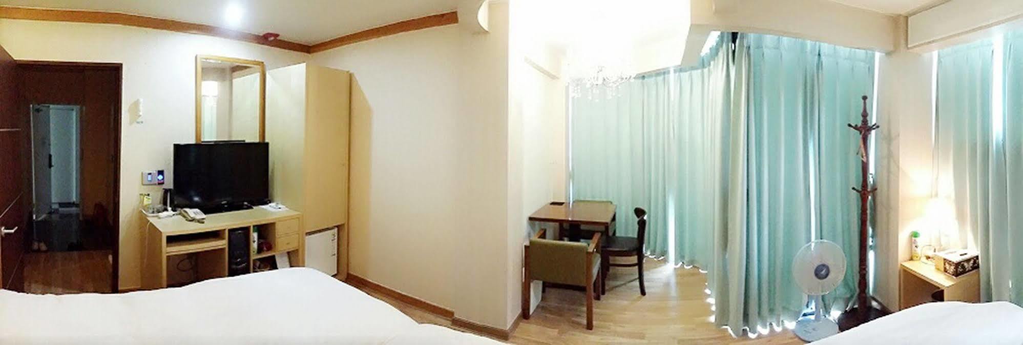 Jeonju Tourist Hotel Buitenkant foto