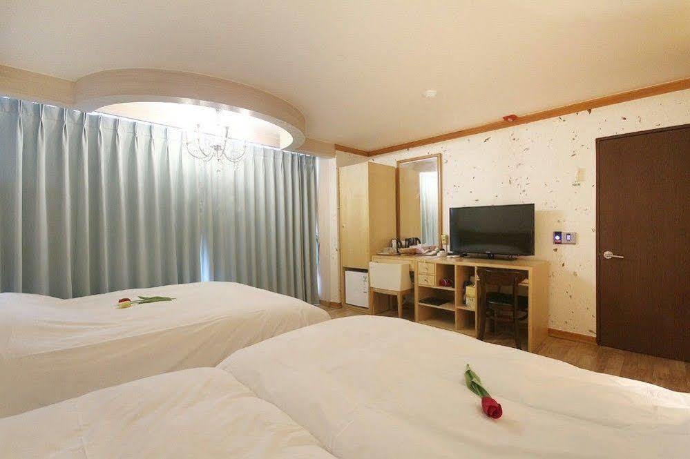 Jeonju Tourist Hotel Buitenkant foto
