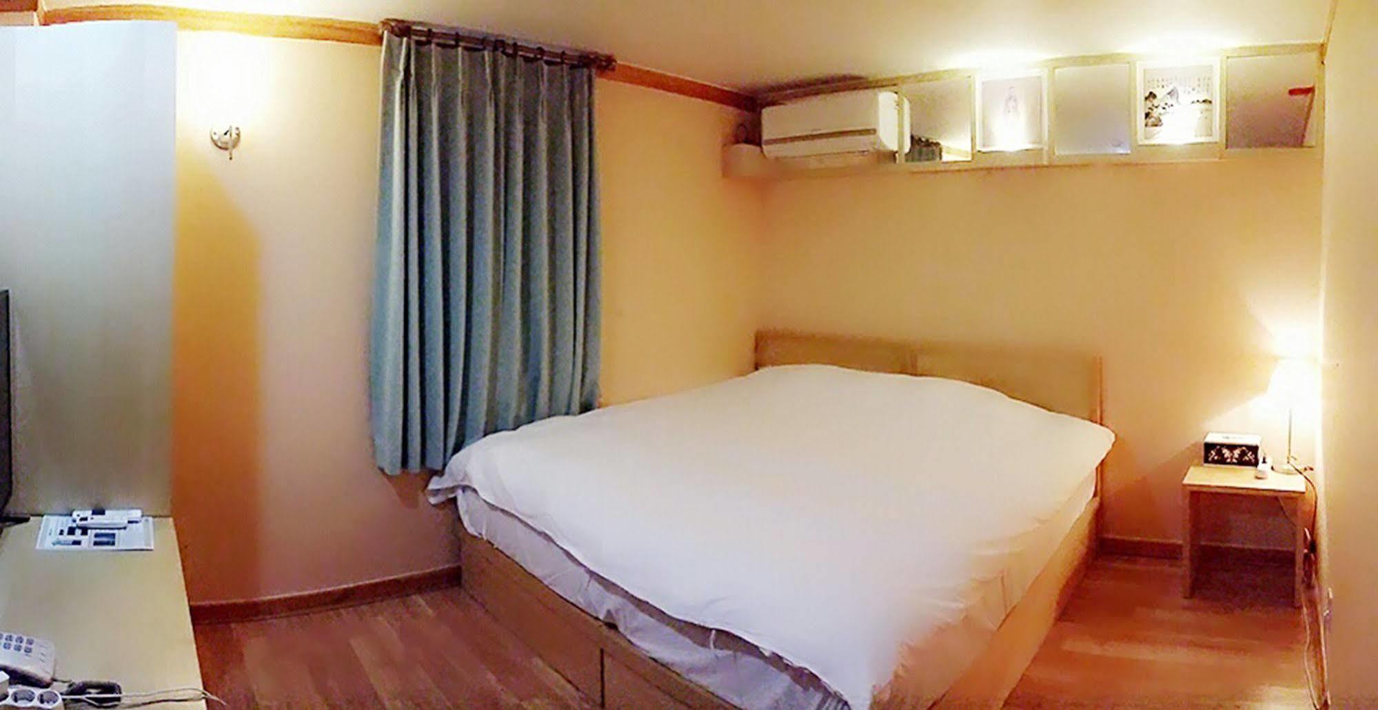 Jeonju Tourist Hotel Buitenkant foto